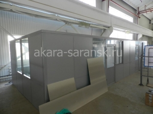 Офисное помещение из алюминиевого профиля с потолочным перекрытием 